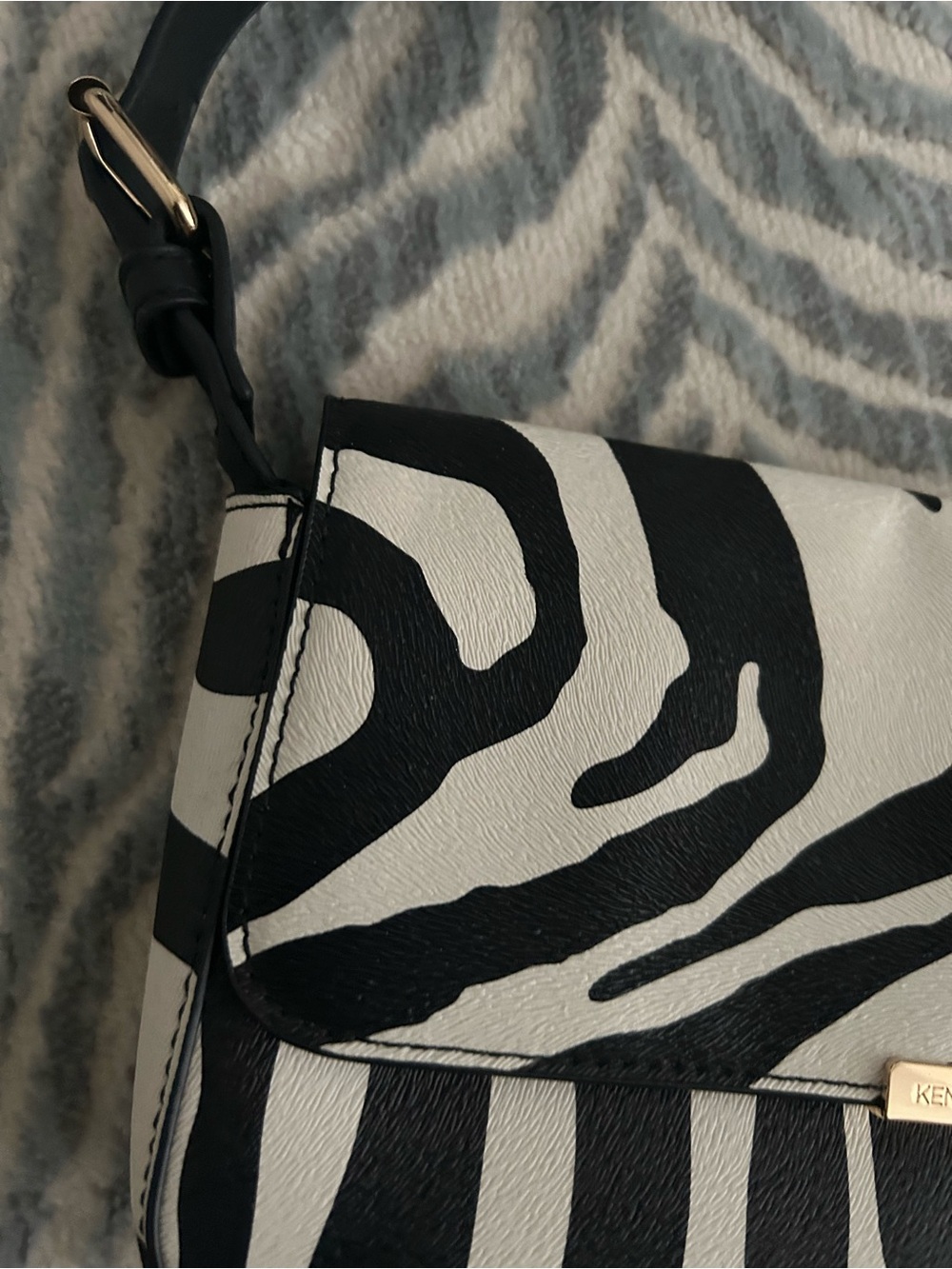 NWNT Kendal & Kylie Zebra Small Hand Bag - Picture 4 of 8